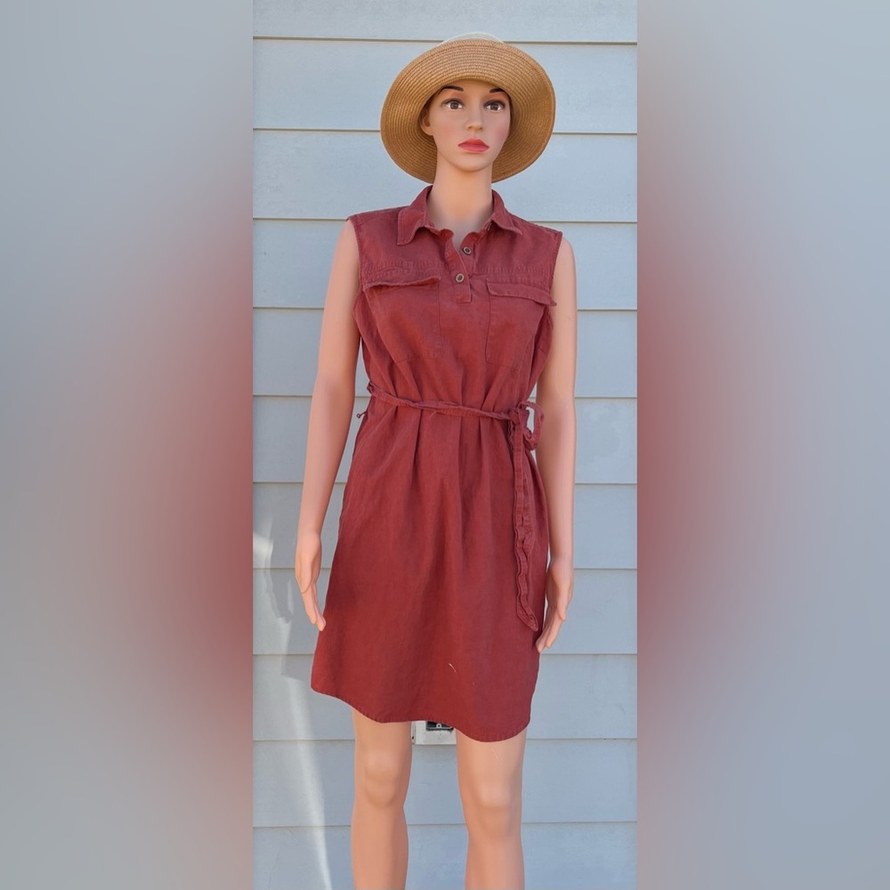 Anne Klein summer dress, size 14, very lightly worn, tie waist, top pockets.